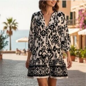 Black and White Patterned Women's Top